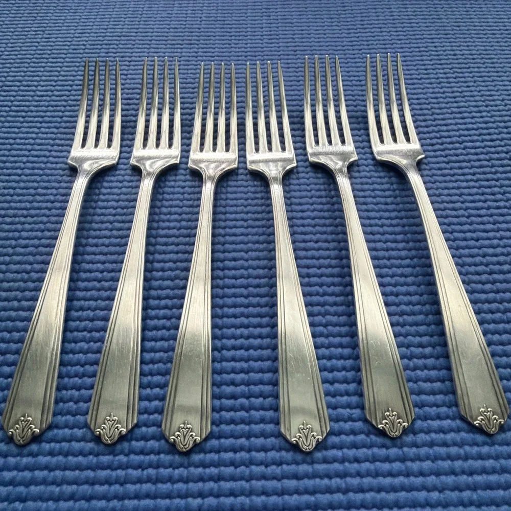 1881 Rogers Stainless flatware 6 Dinner FORKS, 7